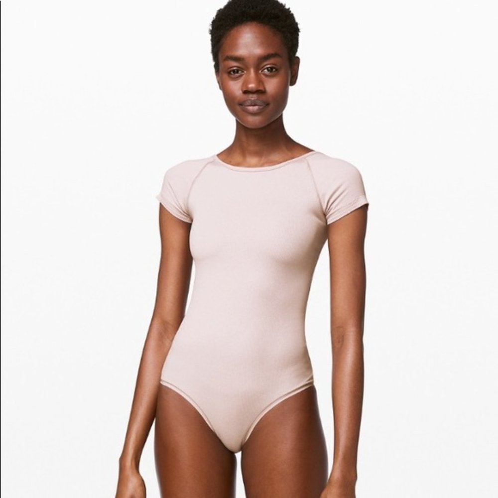 Lululemon Seek Simplicity Bodysuit Size 4 - Blush